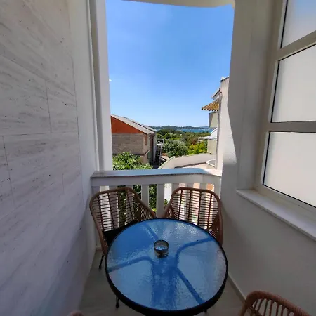 Zvoncica Deluxe 아파트 *