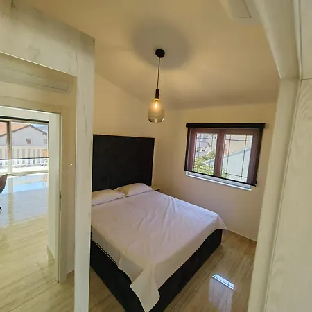 Zvoncica Deluxe * Βόντιτσε